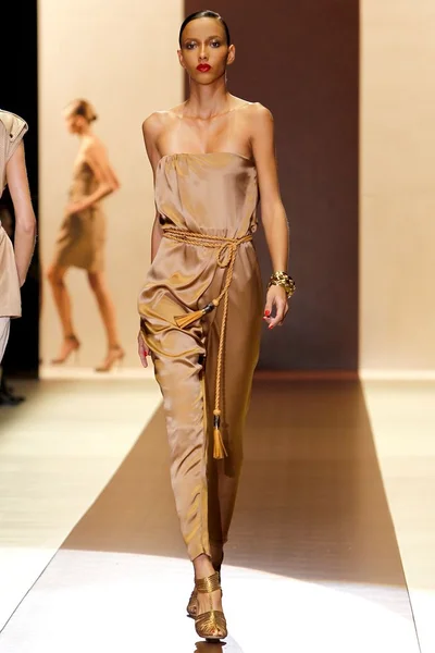Look 18